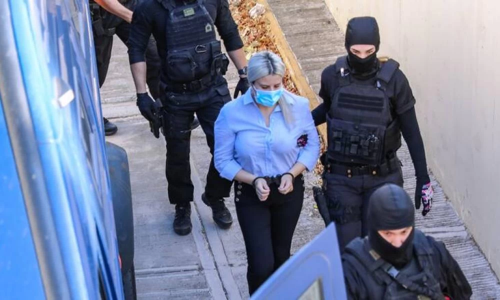 Επίθεση με βιτριόλι: Η ώρα των εξηγήσεων και τα κρίσιμα ερωτήματα που πρέπει να απαντηθούν